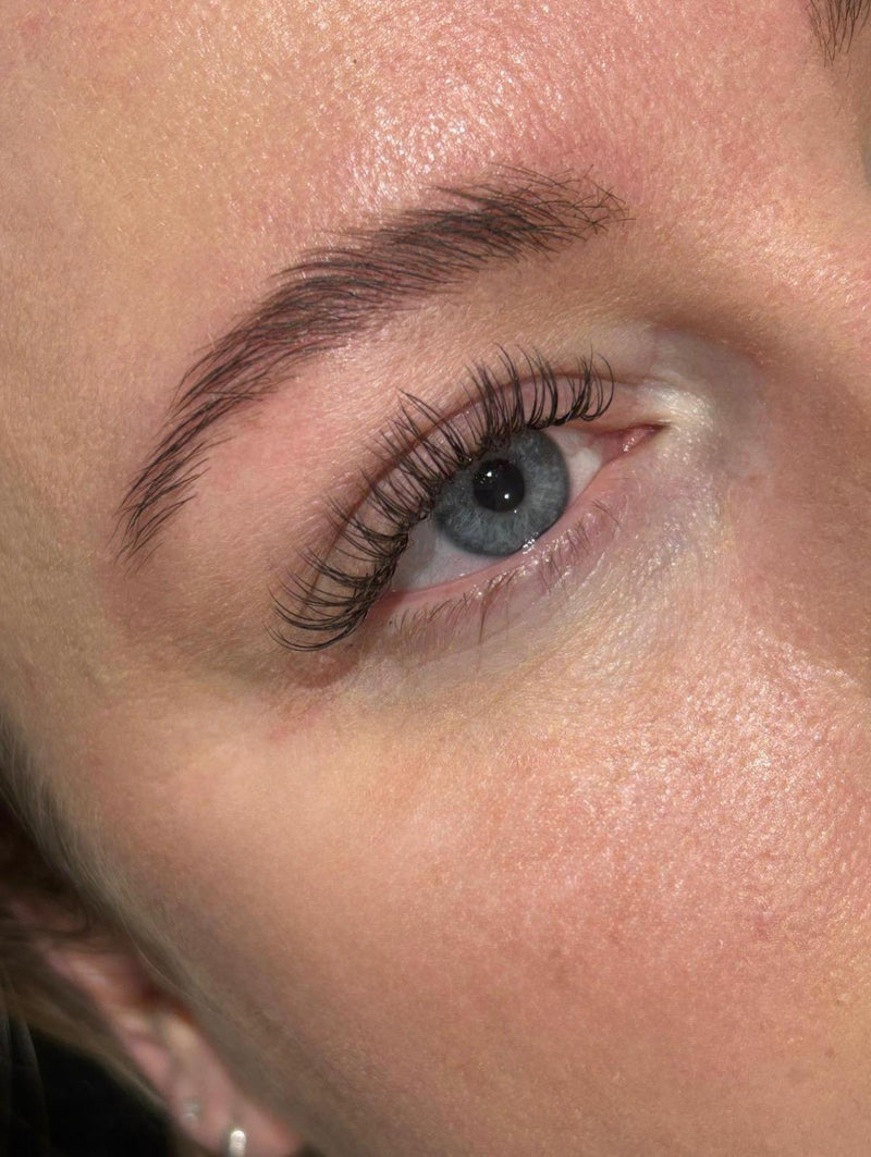 classic lash extensions bournemouth, hybrid lashes, russian lashes, 
